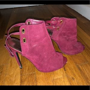Gently used maroon heels